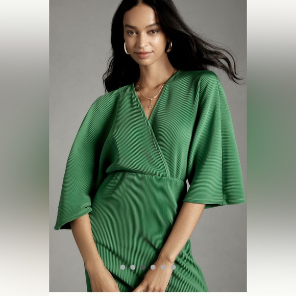💚 By anthropologie plisse v-neck wrap midi dress dark green pleated 1X PREOWN - Picture 15 of 17